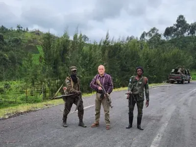 Românul care conduce în Africa o armată de mercenari candidează la Parlament. Îl susține Vanghelie - Foto. Turnulsfatului