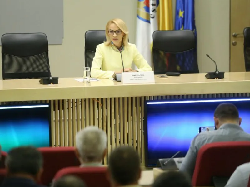 Firea face legea în Consiliul General. Foto Inquam Photos/George Călin