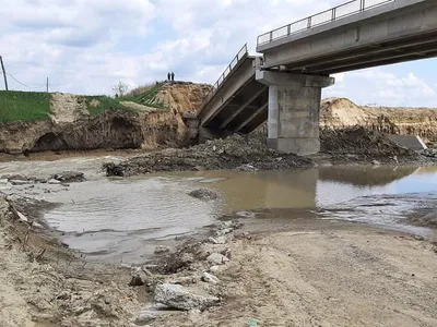 FOTO O porțiune de pod aflat în lucru s-a prăbușit. Șeful județ e pe teren și caută vinovați / FB