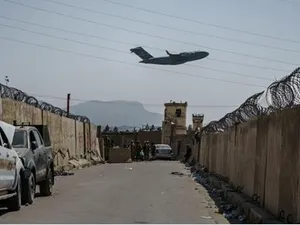 Ultimul avion militar american a decolat de la Kabul. FOTO: Twitter