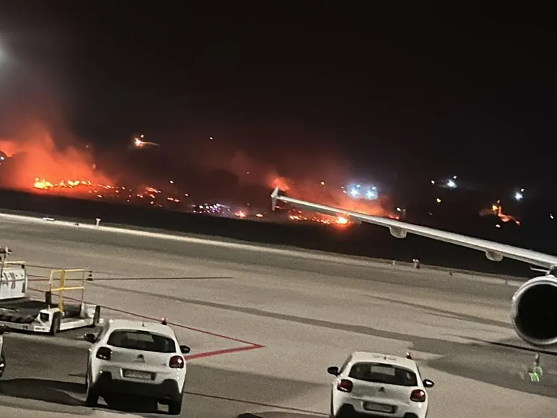 Aeroportul din Palermo, închis din cauza incendiilor - Foto: Profimedia Images