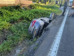 O șoferiță de 44 de ani s-a răsturnat cu mașina într-o curbă de pe DN 1, Timișul de Jos. / Foto: infotraficromania.ro