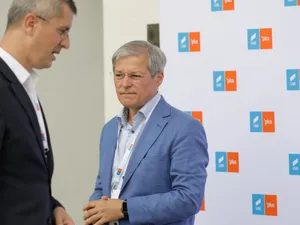 Scandal în USR: Cioloș amenință cu demisia, dacă nu reușește să își impună programul. / Foto: digi24.ro