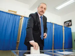 PUTERE Vasile Dâncu a votat cu cine trebuie și s-a bucurat de privilegiile guvernării lui Adrian Năstase