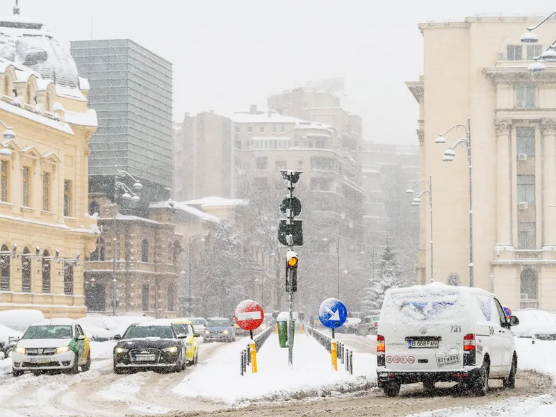 Vin ninsorile în București! Temperaturile scad sub O°C. Cod galben de viscol la munte. Zonele vizate - Foto: Profimedia images