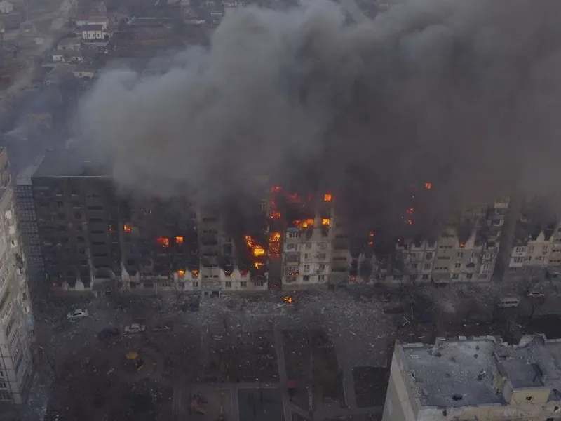 FOTO Ministrul de Externe francez, despre bombardamentele Rusiei în Mariupol: Este un al doilea Alep/FOTO: Twitter/Nexta