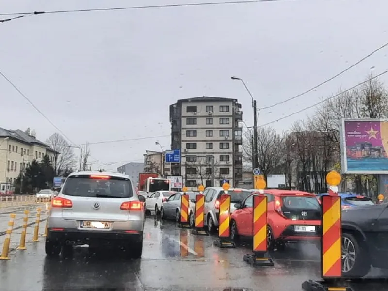 Trafic aglomerat pe Calea Giulești din BucureștiFoto: amator