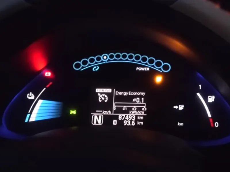 După 10 ani și 87.000 km, o mașină electrică Nissan Leaf mai are o autonomie reală de 60 km - Foto: captură video