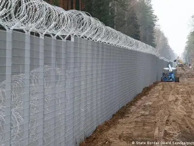 UE schimbă politica față de migranți,  după criza din Belarus