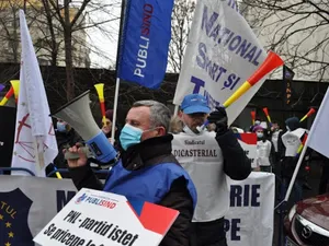 Sindicaliștii Publisind protestează la Cotroceni împotriva îngheţării salariilor şi a sporurilor / Foto: stiri.tvr.ro