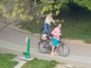 Robert Ngeoiță și iubita sa, la plimbare în parc, când parcurile erau închise. Captură video