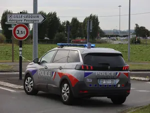 Teroriștii fac haos în Europa. Alerte cu bombă pe 14 aeroporturi din Franța, 8 evacuate - Foto: Profimedia Images