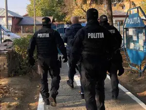 Interlopul Dorel Ruje și-a luat singur taxa de protecție de la o sală de păcănele Foto Poliția Română