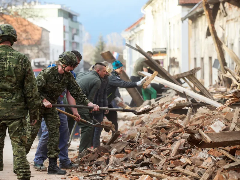 În Croația continuă căutările victimelor după cutremurele puternice/FOTO: Getty