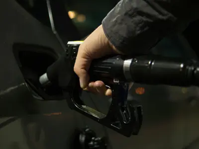 Cu cât se vor scumpi carburanții în 2 luni? Șoferii vor plăti mai mulți bani pentru un plin Foto: Pexels (fotografie cu caracter ilustrativ)