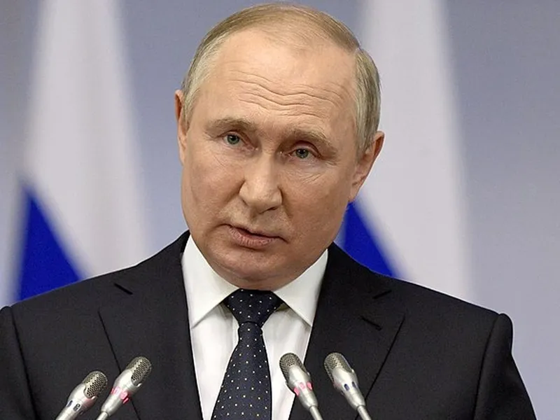 Vladimir Putin semnează un decret secret - Foto: Wikimedia/Presidential Executive Office of Russia/CC BY 4.0