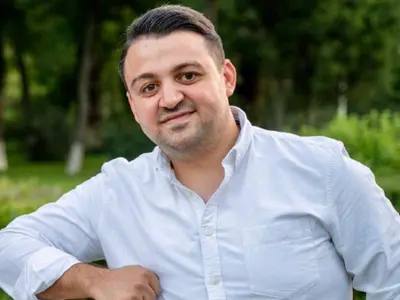 Consilierul local PSD, Alberto-Iosif Caraian, care a apărut gol la ședința Primăriei Sectorului 1 și-a dat demisia Foto: Facebook