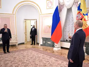 Putin l-a primit cu șampanie pe Orban la Kremlin în februarie. / Foto: Profimedia