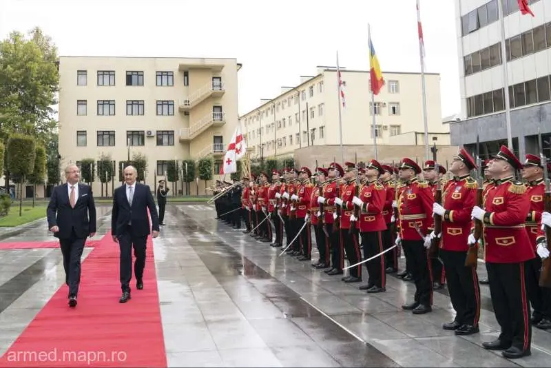 Dîncu și omologul său georgian - Foto: Mapn