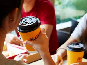 Cum a câștigat o femeie 2.900.000 $ de la McDonald's după ce a băut o cafea - Foto: Facebook/ McDonald's