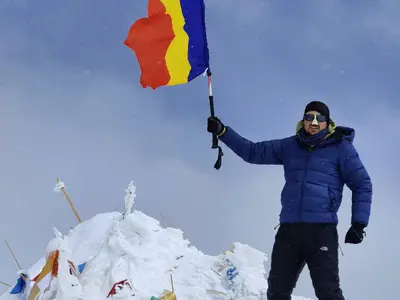 Lucian Roșu, pe vârful Muztagh Ata, în vestul Chinei: Au verificat să n-avem materiale de propagandă - Foto: Facebook / Facultatea de Geografie și Geologie Iași