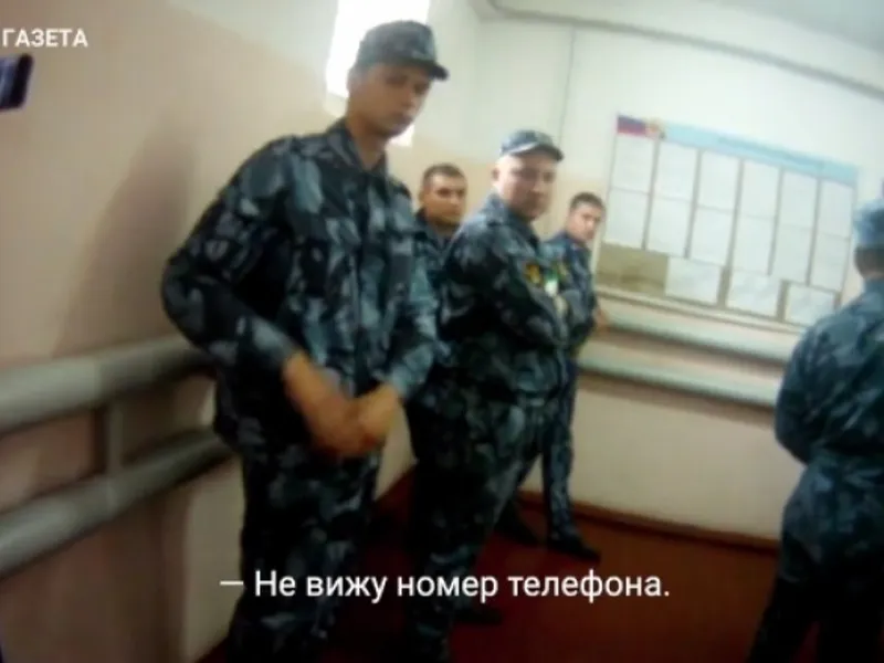 Un nou scandal izbucnește în Rusia pe tema violențelor din închisori, după ce mai mulți deținuți au fost torturați/FOTO: Novaya Gazeta (captură video)