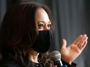 Kamala Harris a trecut prin emoții după ce avionul a avut probleme tehnice. Foto: Kamala Harris/Facebook