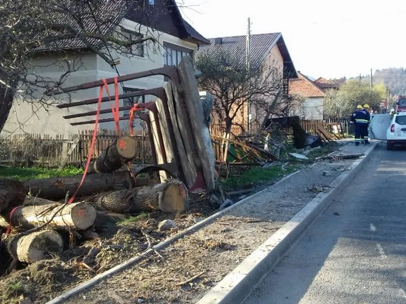 Un bărbat a murit într-un accident rutier care a avut loc în faţa Castelului Bran. Trafic blocat/FOTO: Brasov TV