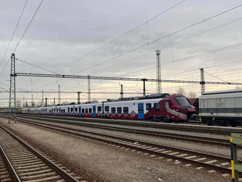 Cum arată primul tren electric cumpărat de România în ultimii 30 de ani. Vine spre București - Foto: Facebook