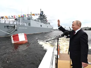 Putin laudă flota rusă, capabilă să distrugă „orice ţintă”. Marea Neagră, învolburată din nou/FOTO: en.kremlin.ru