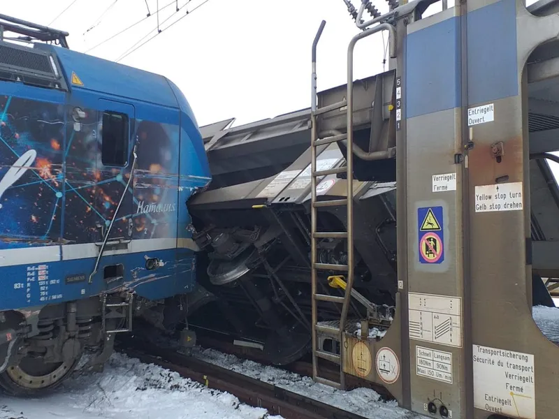 Semne de întrebare după accidentul feroviar din Olt. ”Orice e posibil. Linia e făcută praf” - Foto: Club Feroviar