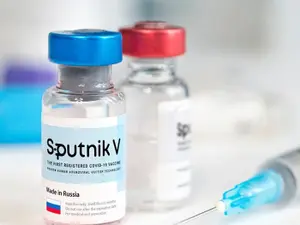 Rusia înregistrează un vaccin Sputnik pentru copii şi un spray nazal anti-COVID, testat și de Putin. / Foto: latinlawyer.com