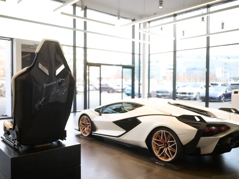 Unul dintre cele mai scumpe modele Lamborghini, Sian FKP 37, cumpărat de un român. 3.500.000 €? - Foto: Facebook