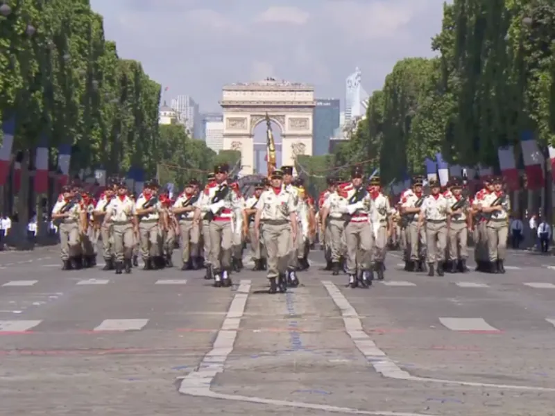 Paradă militară pe Champs-Elysées de Ziua Franței, în ciuda înmulțirii cazurilor cu varianta Delta/FOTO: Facebook/Emmanuel Macron