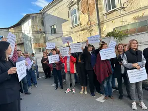 Grevă la Casa de pensii, unde s-au dat sporuri de 76.000.000 lei - Foto: editie.ro