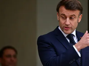 „Europa e pe cont propriu, cu spatele la zid”. Macron s-a întâlnit cu liderii partidelor pentru a discuta despre „amenințarea rusă”