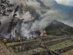 Un incendiu de pădure de proporții amenință ruinele inca din Machu Picchu. / Foto: Profimedia