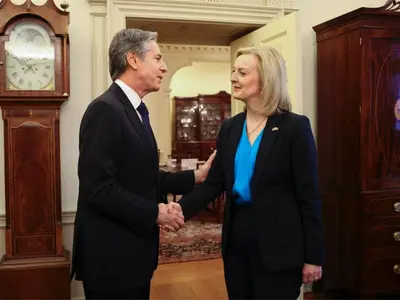 Liz Truss și Antony Blinken. / Foto: caleaeuropeana.ro