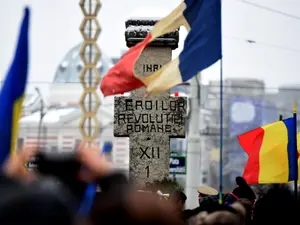 Ciolacu, omagiu pentru eroii Revoluție: „În urmă cu 33 de ani, românii se jertfeau pentru libertate” - FOTO: Facebook/Marcel Ciolacu