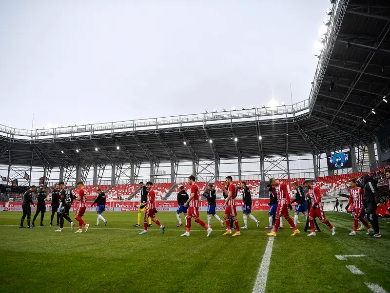 Sepsi OSK a avut un număr dublu de jucători români titulari față de FCU Craiova la meciul cu bucluc Foto: INQUAM Photos/ Alex Nicodim