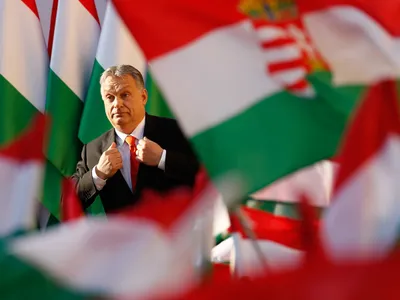 Partidul FIDESZ al premierului ungar Viktor Orban conduce în opţiunile de vot ale electoratului. / Foto: psmag.com