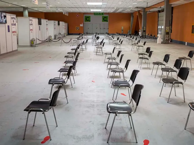 Facility organized for people receiving the Pfizer-BioNTech COVID-19 vaccine at Romexpo in Bucharest, Romania Photo: Mugur VARZARIU/Getty Images/Newsweek