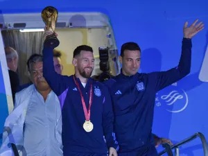 Sărbătoare națională în Argentina. "Regii fotbalului mondial" i-au readus trofeul lui Maradona - FOTO: Profimedia