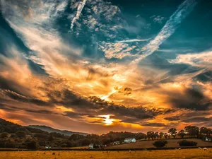 O furtună solară „canibală” se îndreaptă spre Pământ/foto: PEXELS