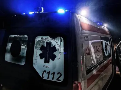 Accident grav cu 5 victime în Reșița. Șoferul vinovat, un începător care a intrat pe contrasens - Foto: Facebook/Ambulanța - Caracter ilustrativ