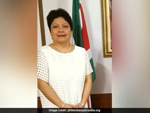 Ambasadoarea Filipinelor în Brazilia, demisă după ce şi-a bătut luni de zile una dintre menajere/FOTO: philembassybrasilia.org