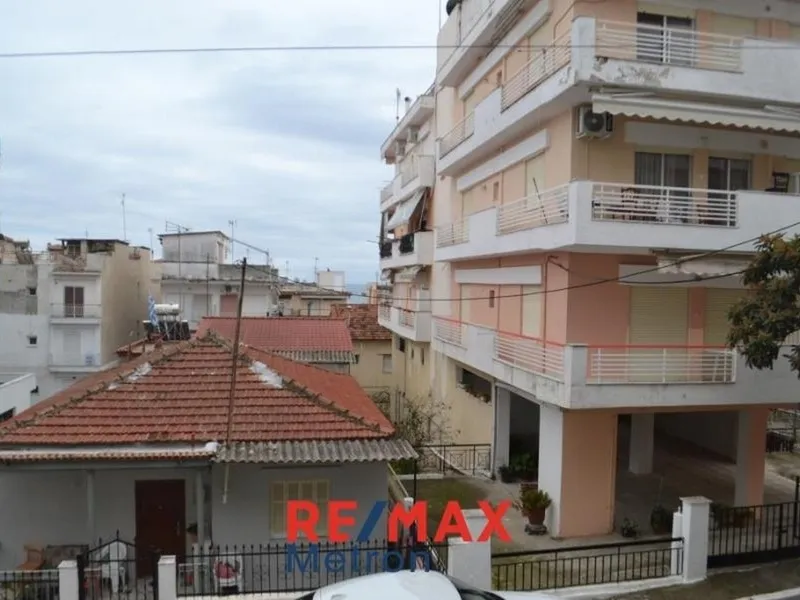 E mai ieftin să stai în chirie în Halkidiki, aproape de mare, decât într-un apartament în București - Foto: remax.gr