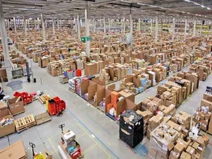 Centru logistic al Amazon/FOTO: ziaruldeiasi.ro