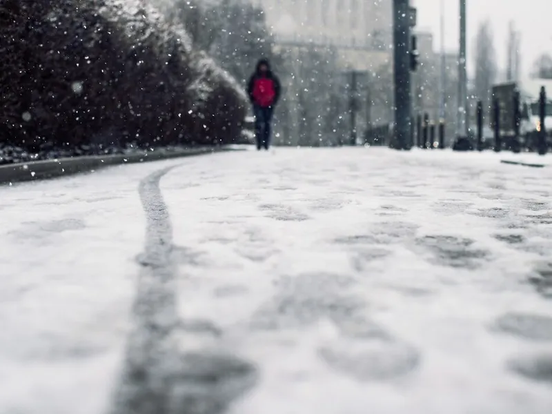 METEO. Alertă de vânt și zăpadă viscolită. Vremea se răcește puternic. Va fi GER! - Foto: freepik.com (rol ilustrativ)