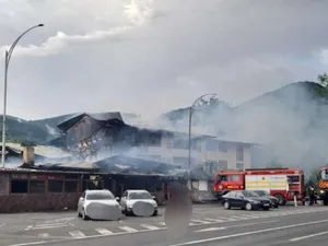 Pompierii s-au luptat cu flăcările vreme de șase ore - Foto: ISU Caraș Severin